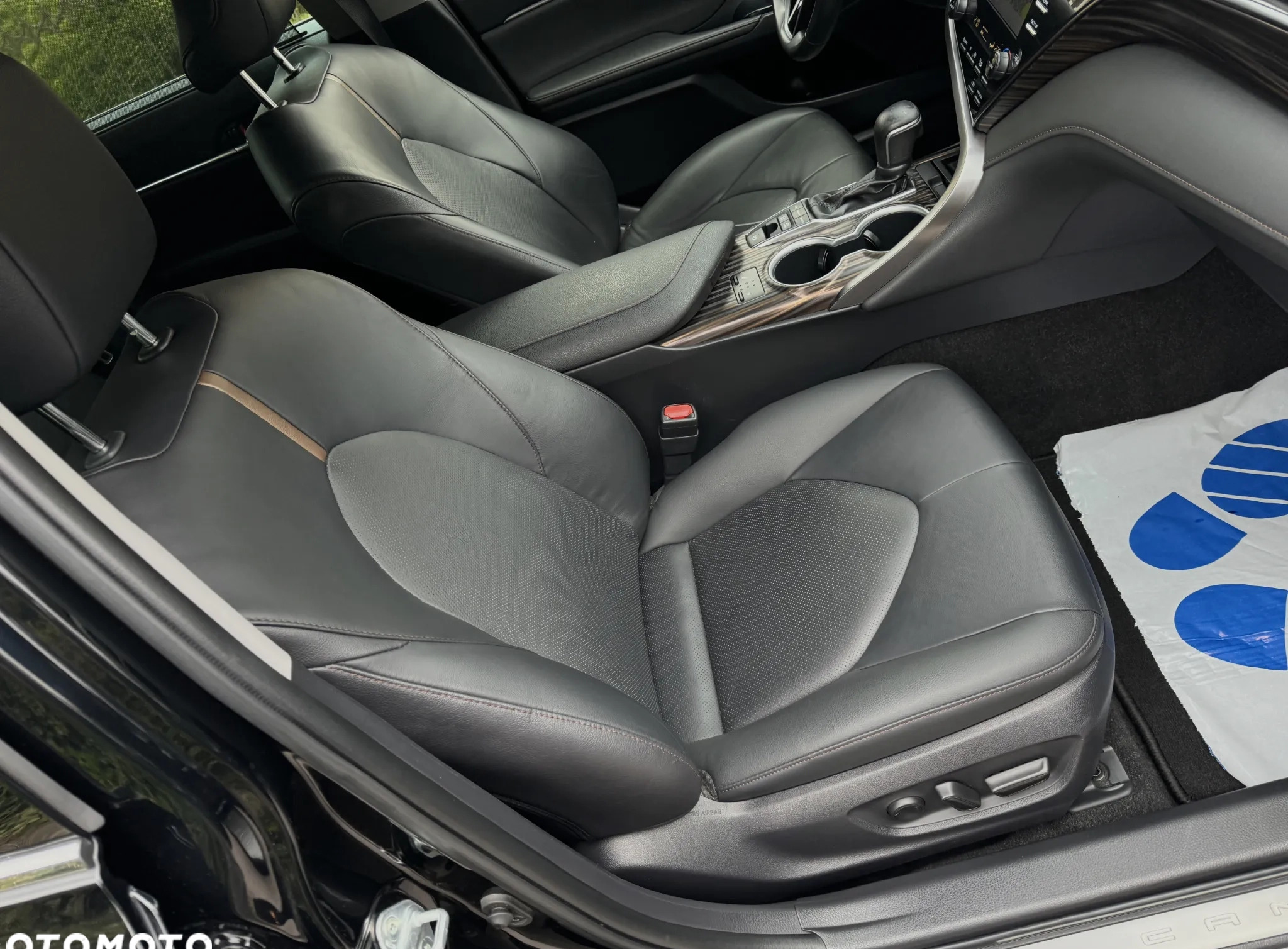 Toyota Camry cena 99999 przebieg: 162500, rok produkcji 2019 z Baranów Sandomierski małe 781